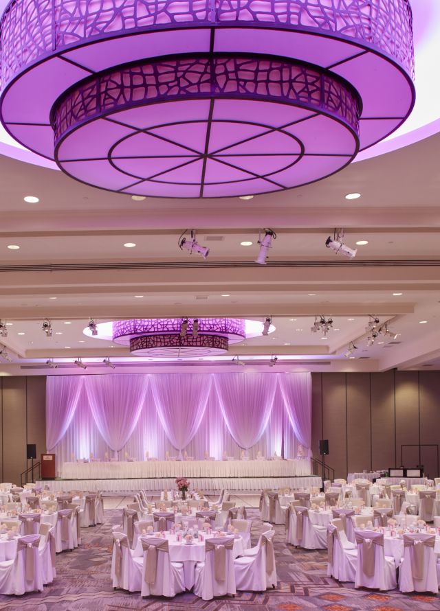 Tapa Ballroom Pink Lighting Table Setup