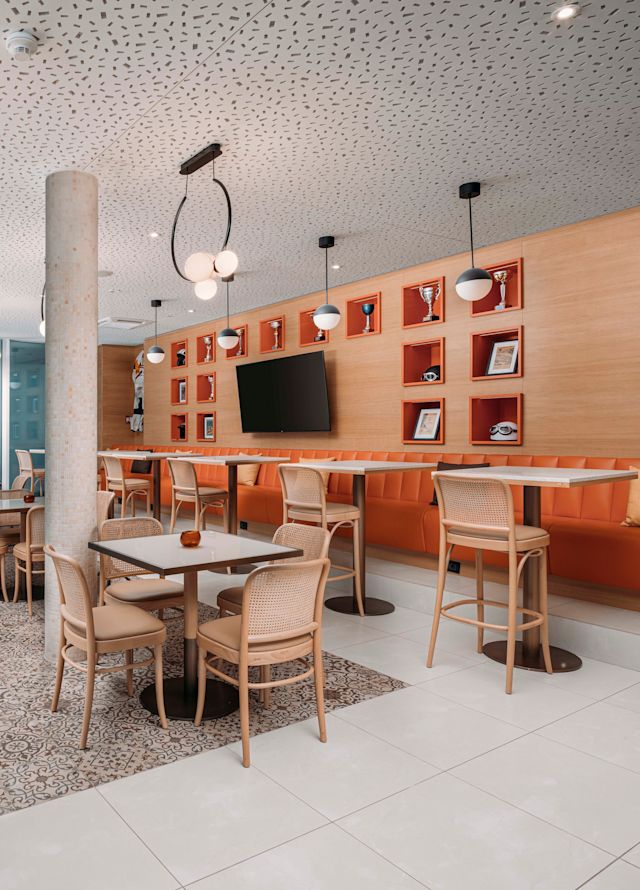 Villores iSports Cafe seating