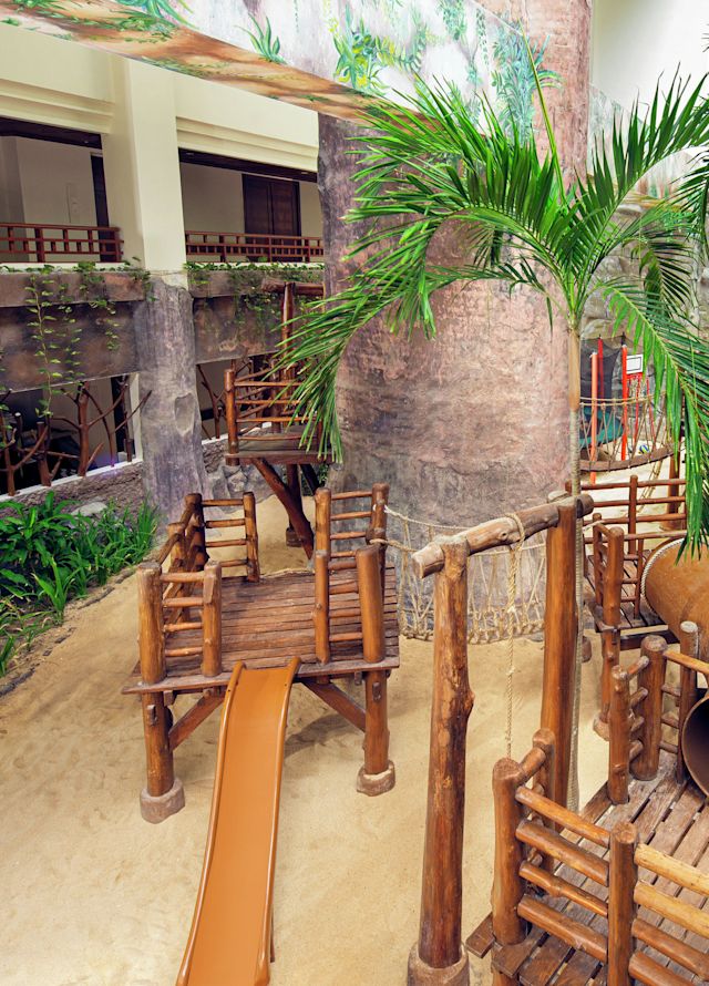 Spielplatz im Freien für Kinder
