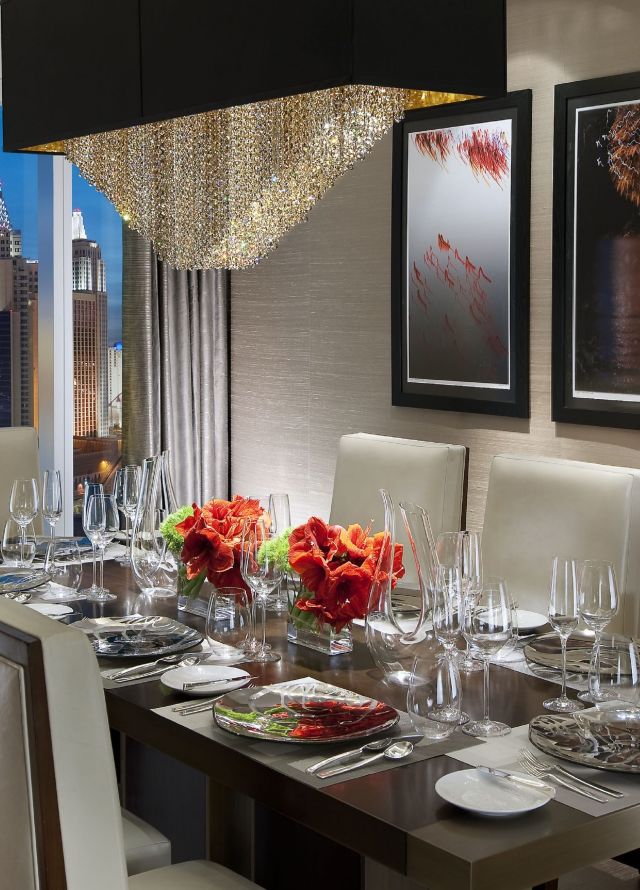 Villa Suite Dining Area with Seating for Six