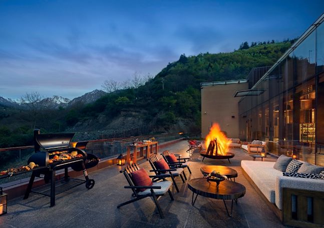 Patio Luar Ruangan M'EAT