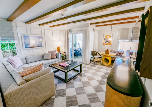 Model room suite parlor
