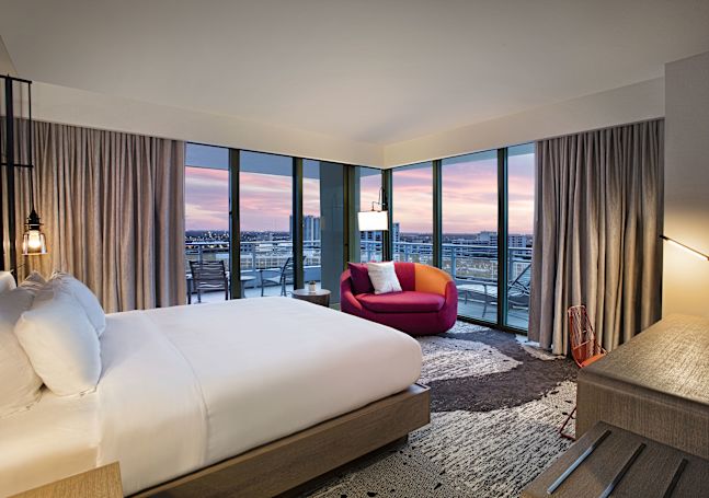 Intracoastal Waterwy King guest room and Balcony