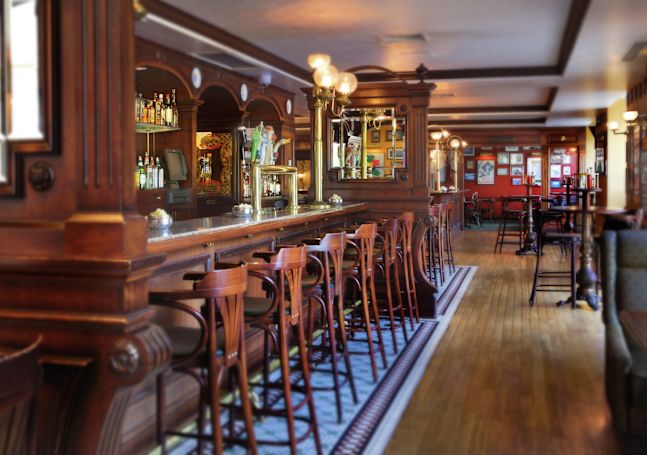 Kitty O'Sheas Huber Bar