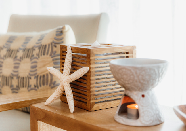 Decorations and candle at eforea spa