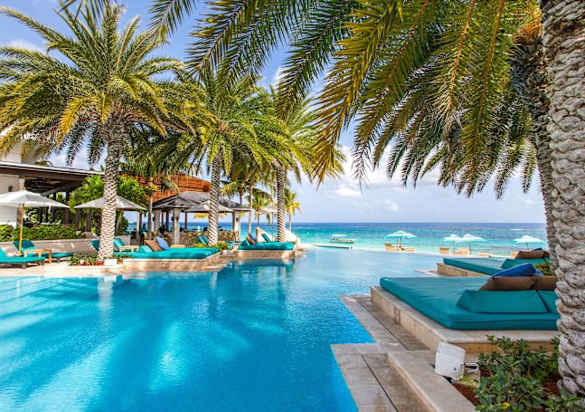 Fotografía de la piscina en la playa