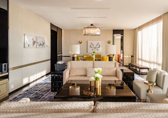 Suite with Lounge Area
