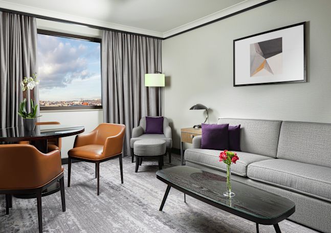 King Exec. Suite - Living Room
