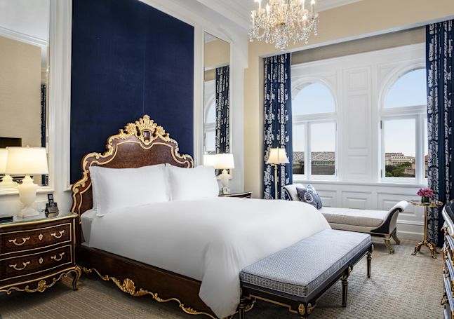 Grand King Room Bedroom with One King Bed