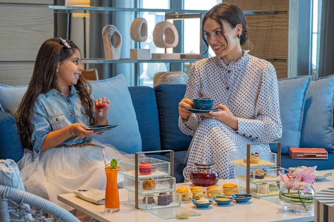 アフタヌーンティーを片手にお母様と娘様