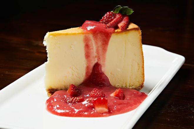Cheesecake with strawberry glaze