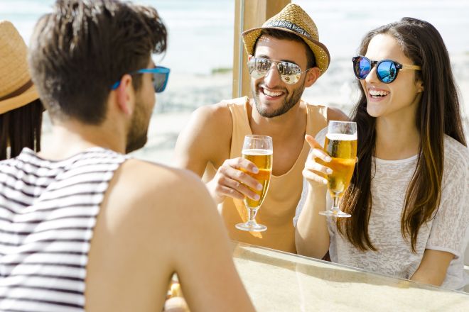 Bar de plage Zing avec boissons