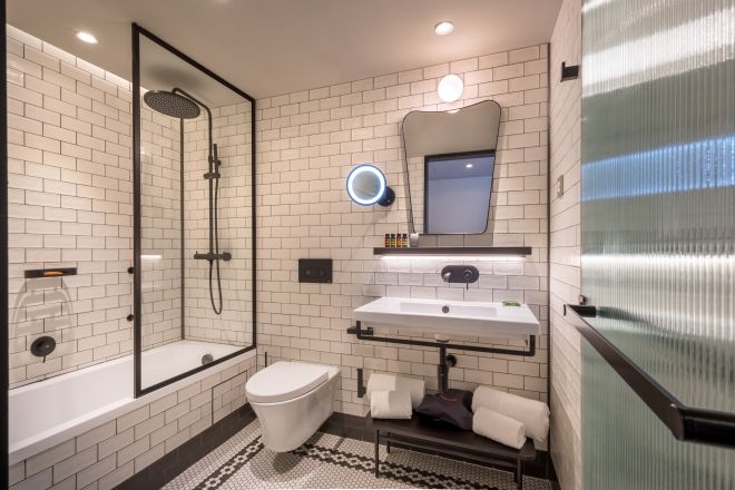 Baño comunicado con la habitación