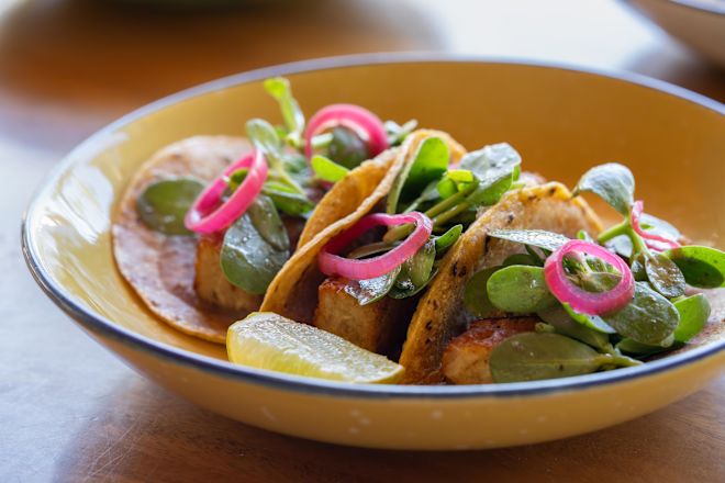 Tacos sur une assiette au restaurant Ultramar
