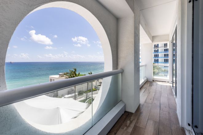 Suite con balcón-vista al mar