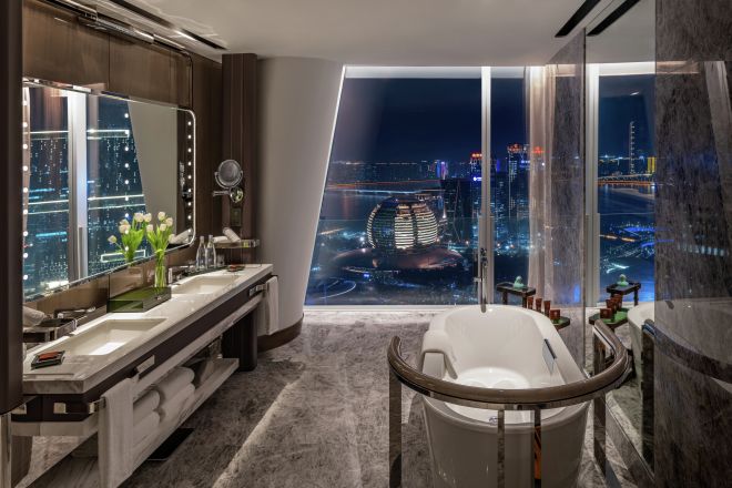 客室のバスルーム