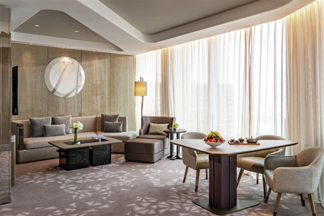 ゲストルームスイートのリビングルーム