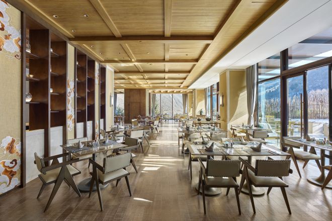 pengaturan tempat duduk restoran