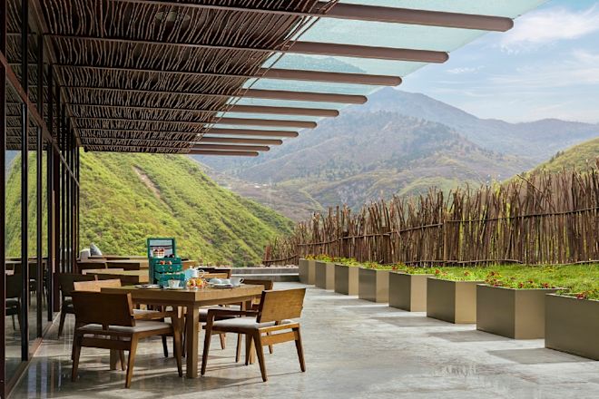 BAS.IN Patio Luar Ruangan