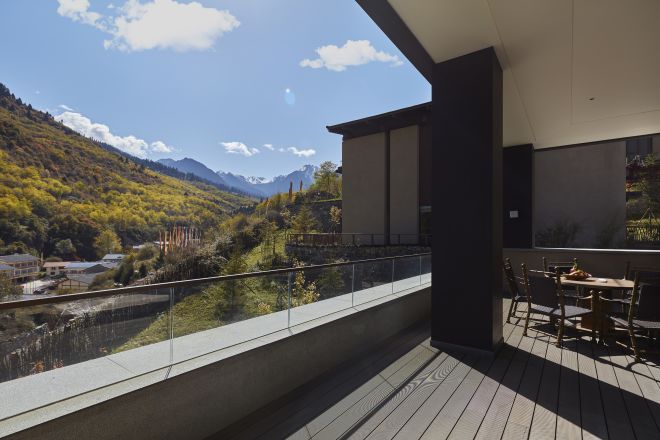 Teras dan pemandangan vila Jiuzhai