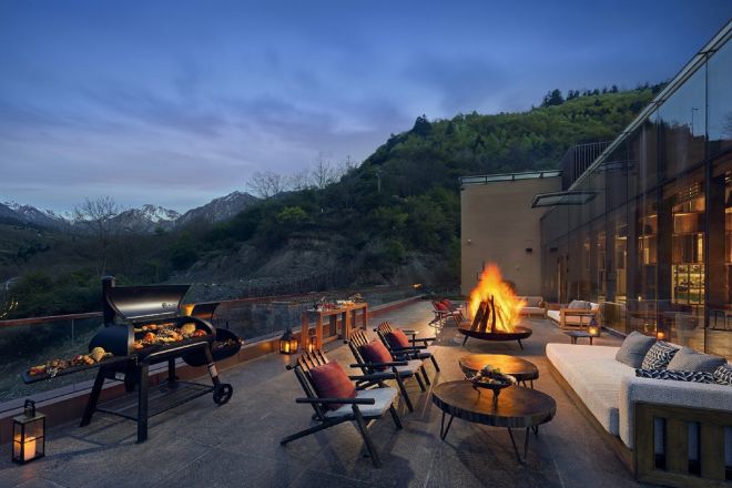 Patio Luar Ruangan M'EAT