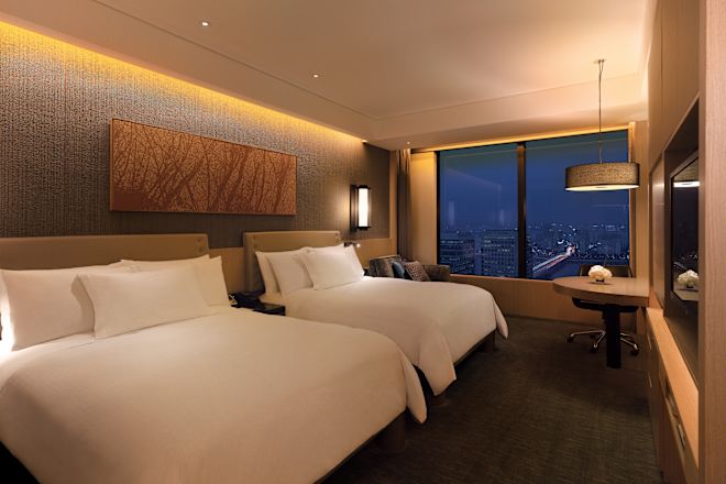 2 Queen Beds Executive River