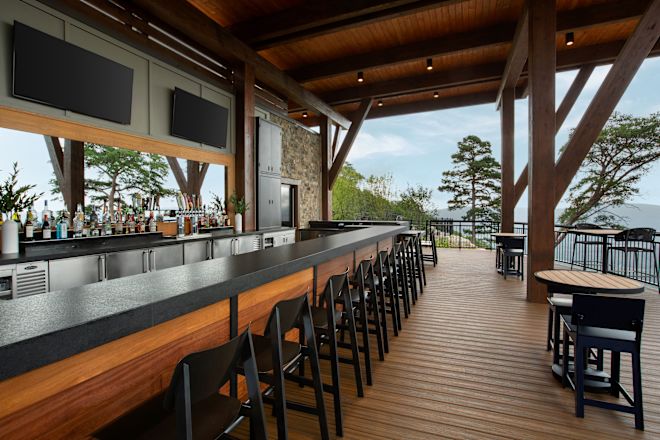 レストラン&バー「スカイサイド」