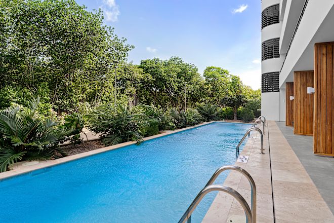 Zimmer mit Swimmingpool auf privater Terrasse