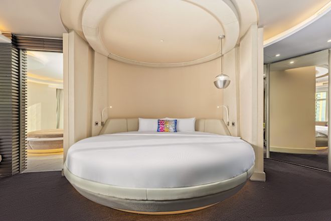 Penthouse Bedroom Round California King Bed