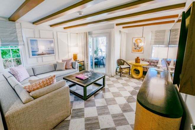 Model room suite parlor