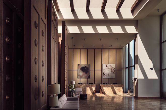Reception with Lounge Area