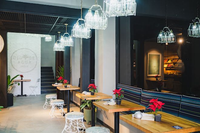 Ojo de Agua, Seating Area