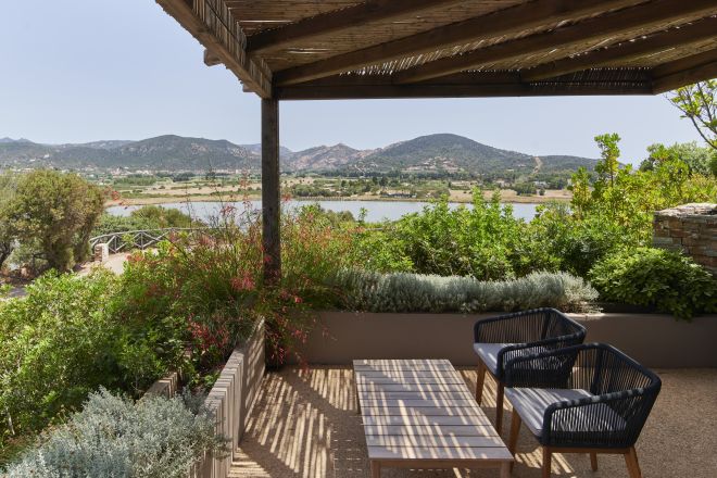 Suite Terrace With View of The Mountains And The Lagoon