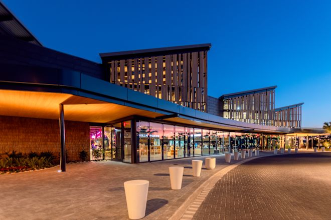 Gün Batımında Resort Dış Görünümü