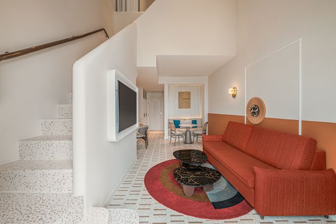 デュプレックスゲストルームのリビングエリア