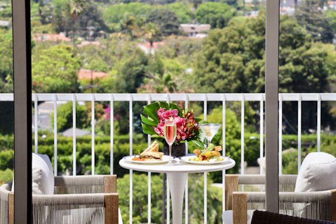 Restaurante Circa en la última planta, mesa de comedor en la terraza