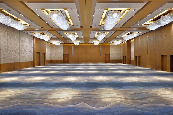 ヤススタダフォイヤーのカクテルテーブルセッティング