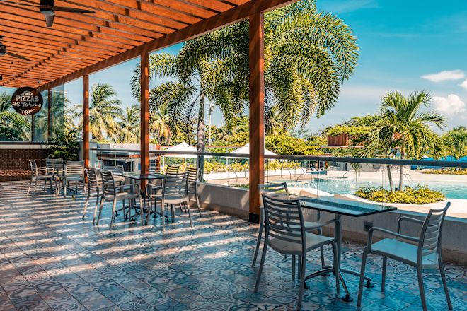 outdoor patio dining tables