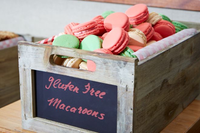 Prima colazione a buffet e macaroni
