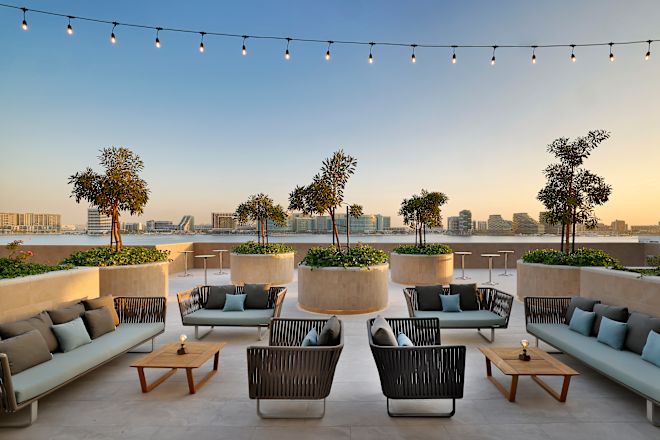 ミーティングエリア「ヤス・グランドテラス」