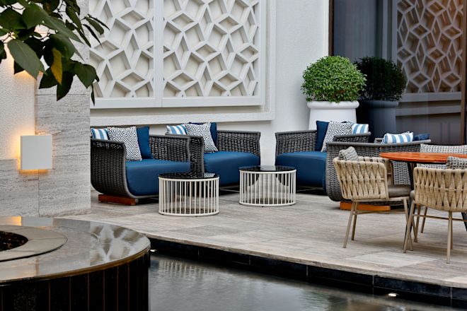 「オスモ・ラウンジ&バー」のリビングエリア