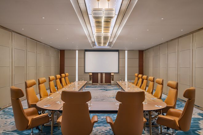  Meeting Room Setup U Style