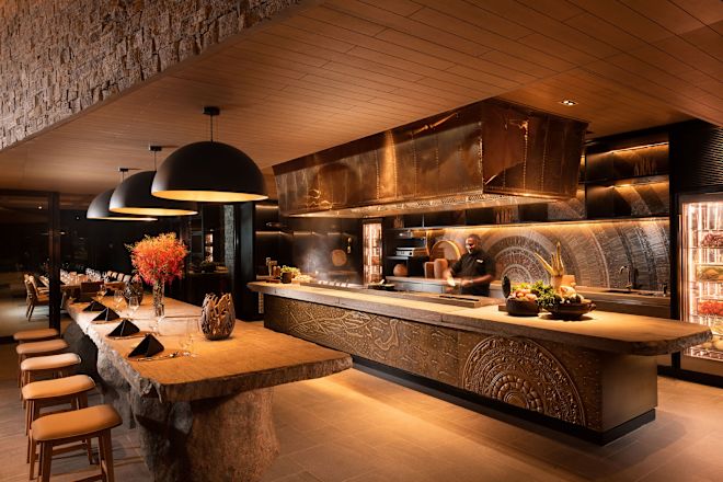 Área de comedor de Vanya Grill