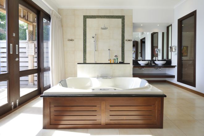 Bak Mandi dan Meja Rias