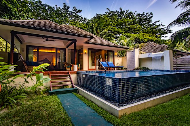 Deluxe Beachfront Exterior with Pool Area