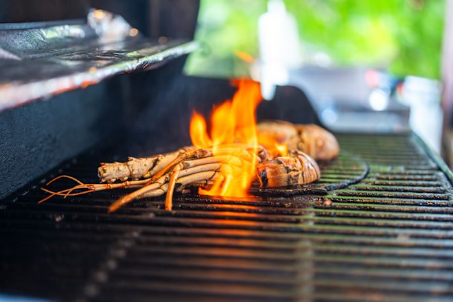 Four Degree, Seafood Cooking on  a Grill