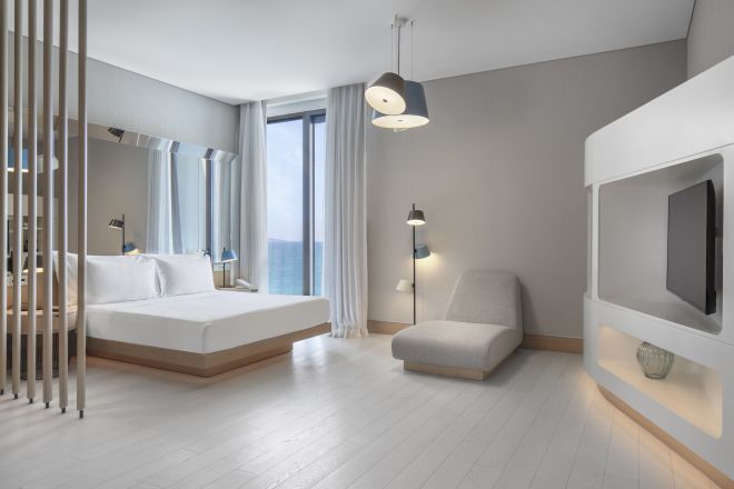 King Deluxe Bedroom