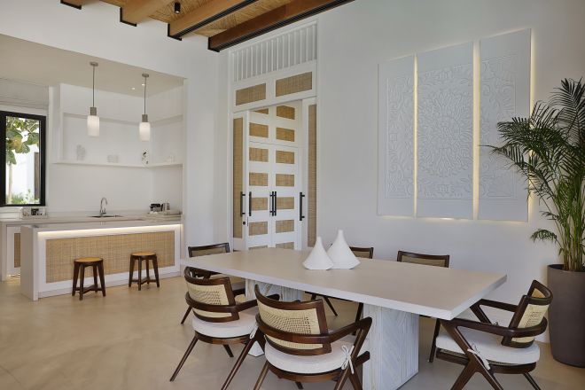 Suite – Minibar und Essbereich