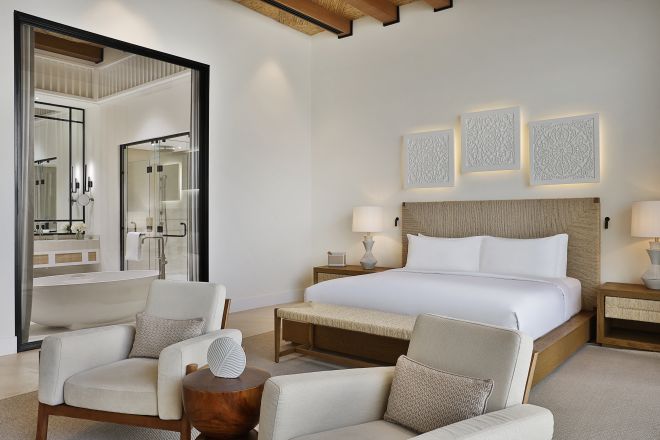 Suite – Zimmer und Sitzbereich