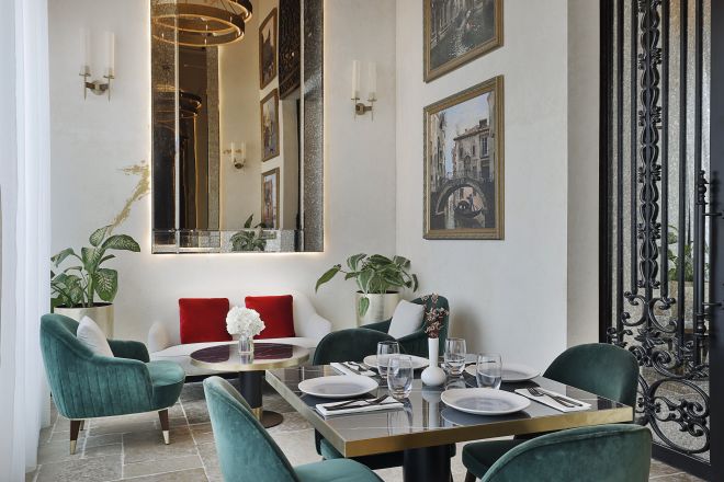 Tisch zum Abendessen im Restaurant "La Casa"